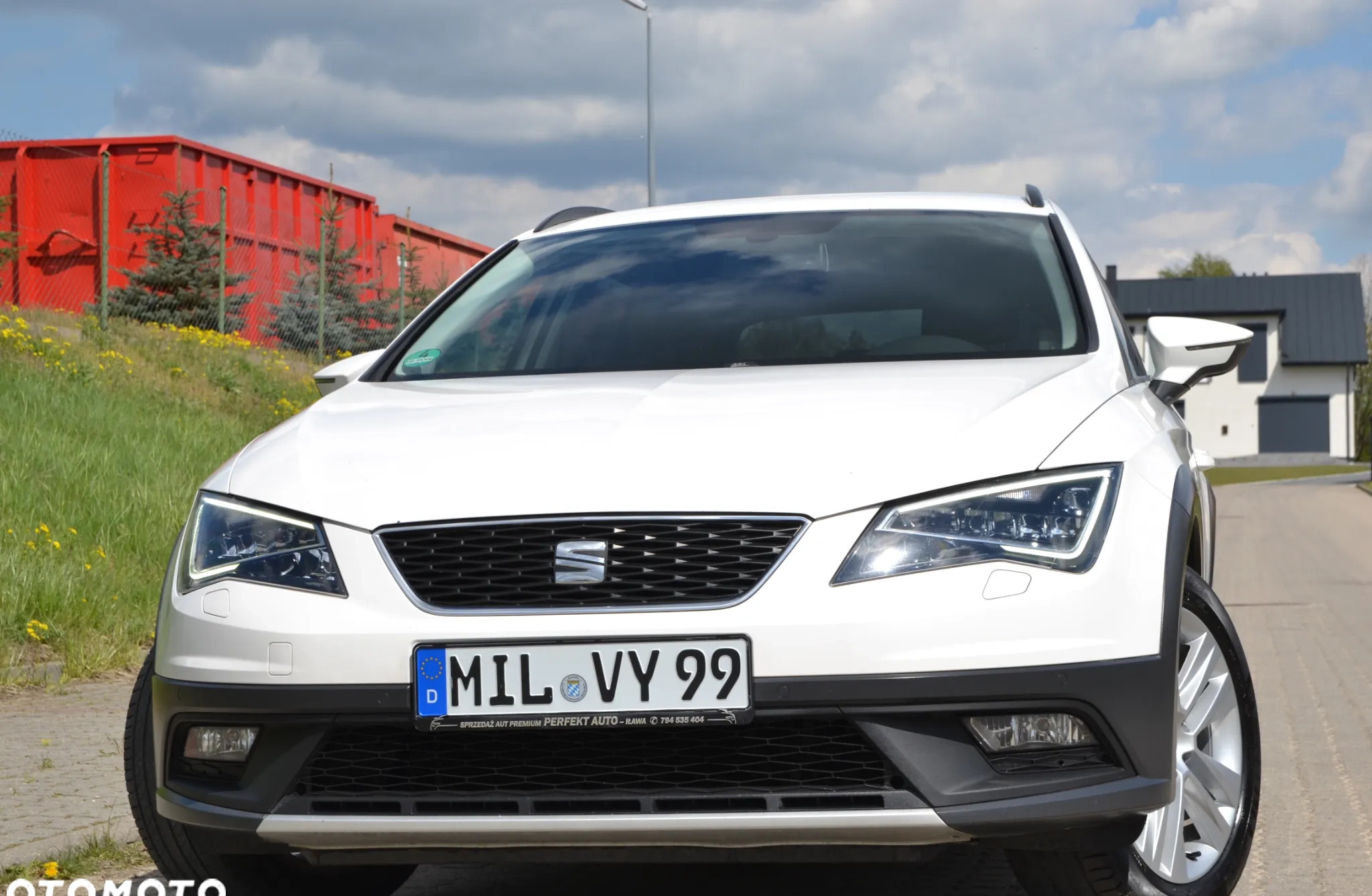 Seat Leon cena 58800 przebieg: 135404, rok produkcji 2015 z Iława małe 781